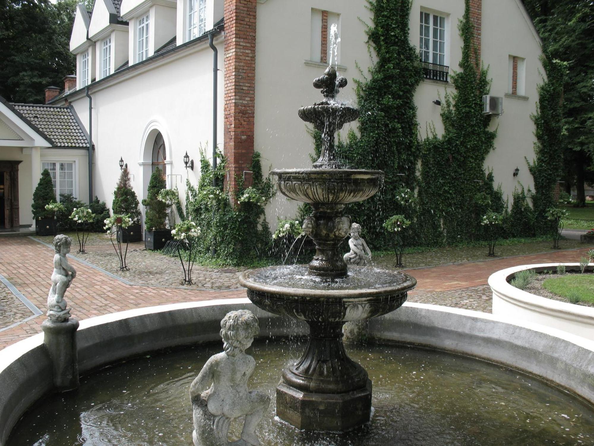 Palac Runowo Runowo Krajenskie Exterior photo